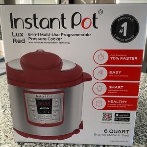Instant Pot 6 in 1 multi use pressure cooker